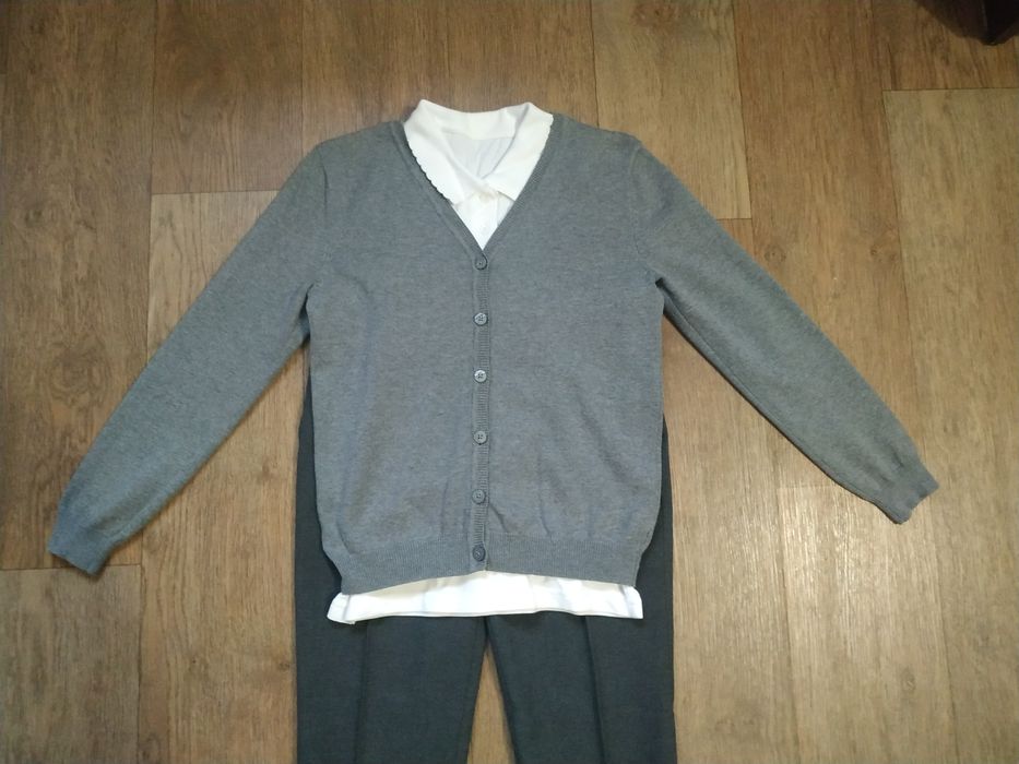 Продам школьную форму,брюки,поло, кардиган, рубашки на девочку 8-11 ле