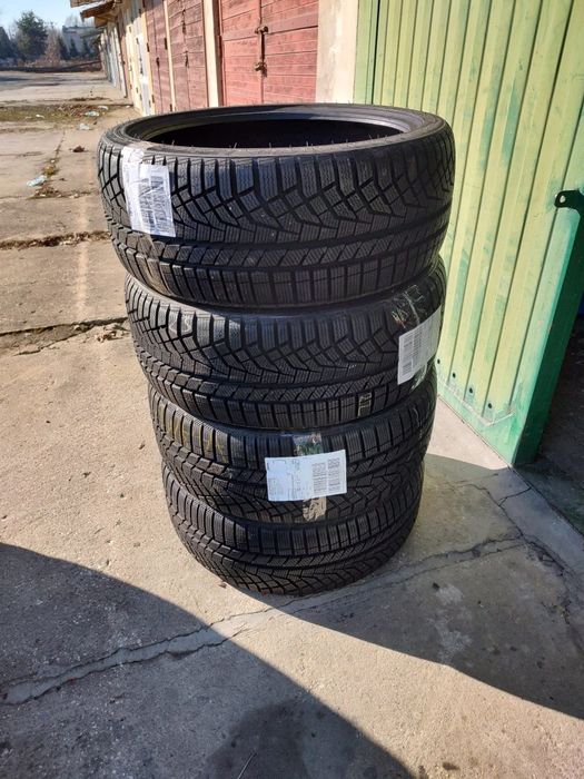 Nowe Opony Zimowe 225/40/19.