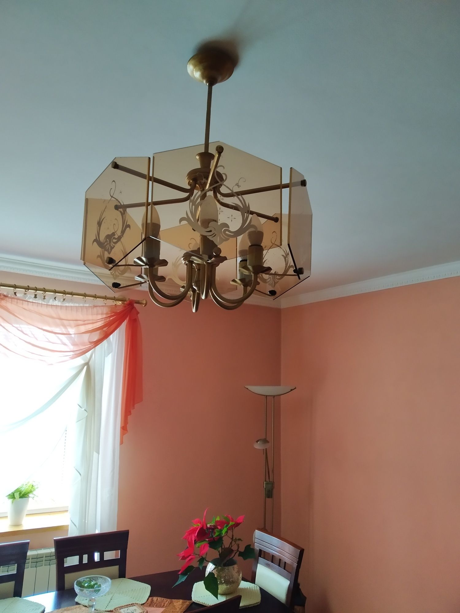 Lampa sufitowa żyrandol do salonu jadalni