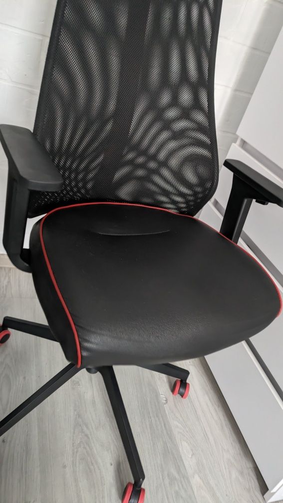 Кресло компьютерное IKEA MATCHSPEL