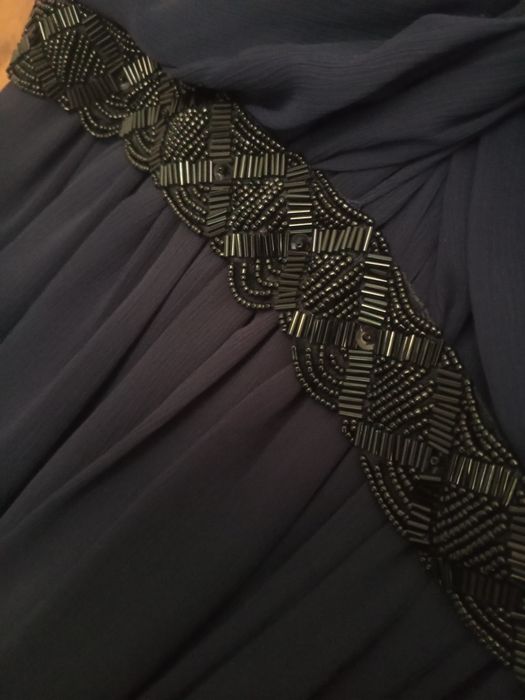 Elegancka sukienka w rozmiarze M