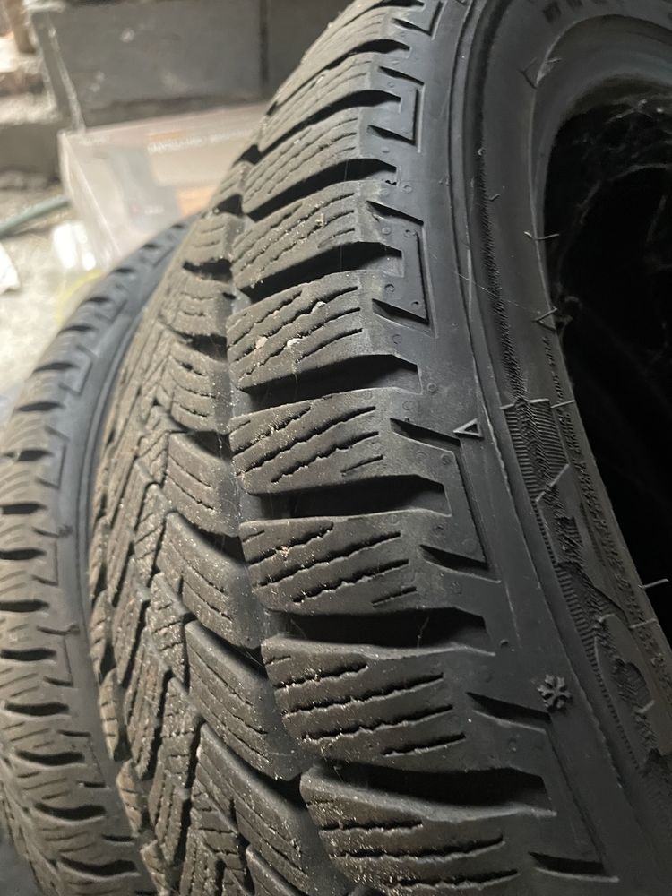 Резина зимова nokian R18/245/40 1 шт