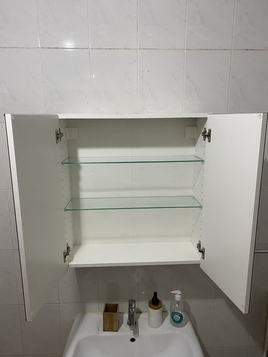 Armario casa de banho com espelho