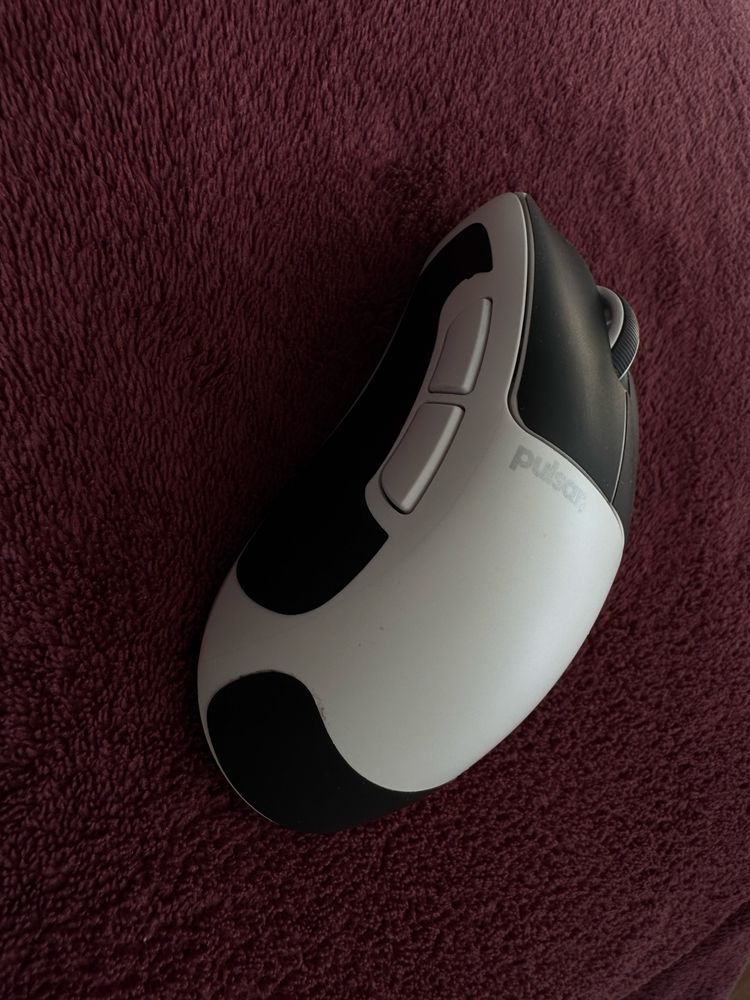 Pulsar xlite v4 medium + ślizgacze i gripy