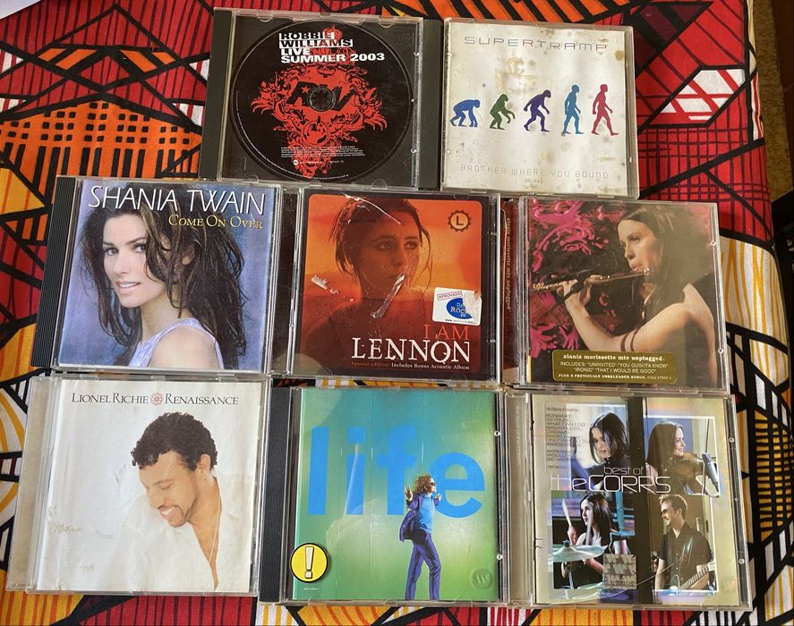 CDs vários (3 euros cada)