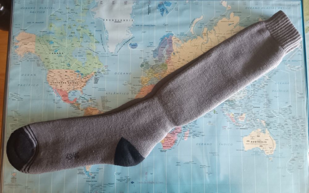 Meias novas de neve que dão para sky ou snowboard