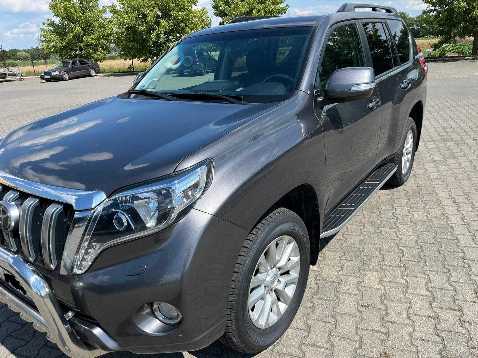 TOYOTA Land Cruiser invinicible