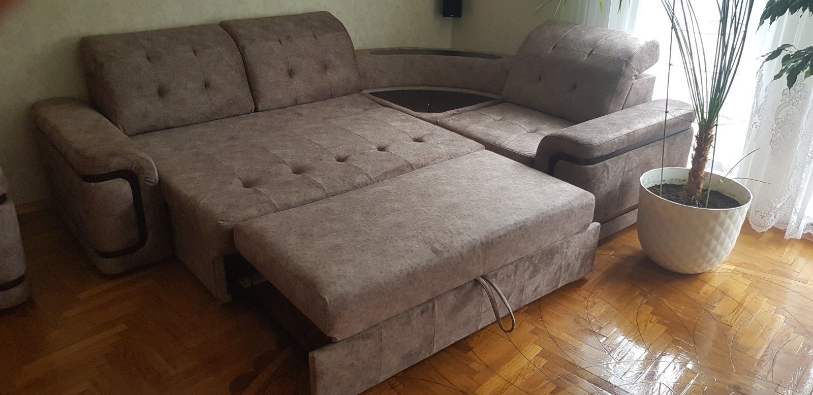 Перетяжка диванів, ремонт м'яких меблів, заміна пружинного блоку
