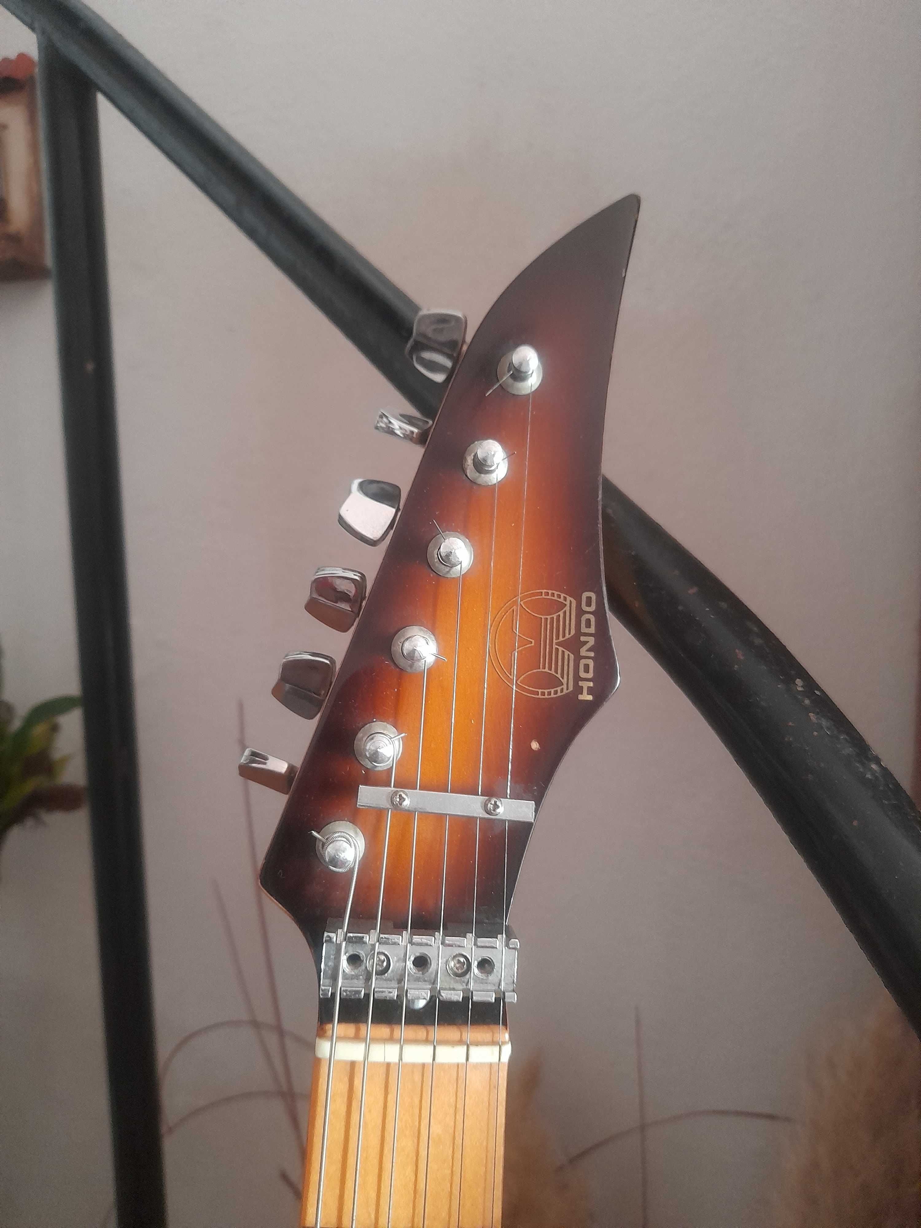 Guitarra Hondo + Case