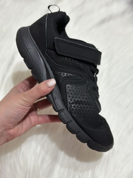 Оригінальні водовідштовхуючі кросівки new feel 37 розмір (23.5 см)