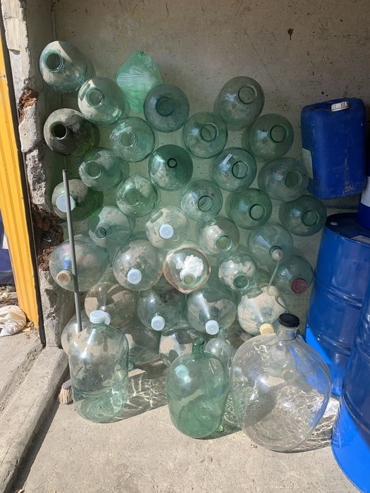 Бутли і сулія 10л банки.