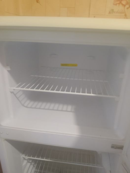 Продам Холодильник в доброму стані  морози добре