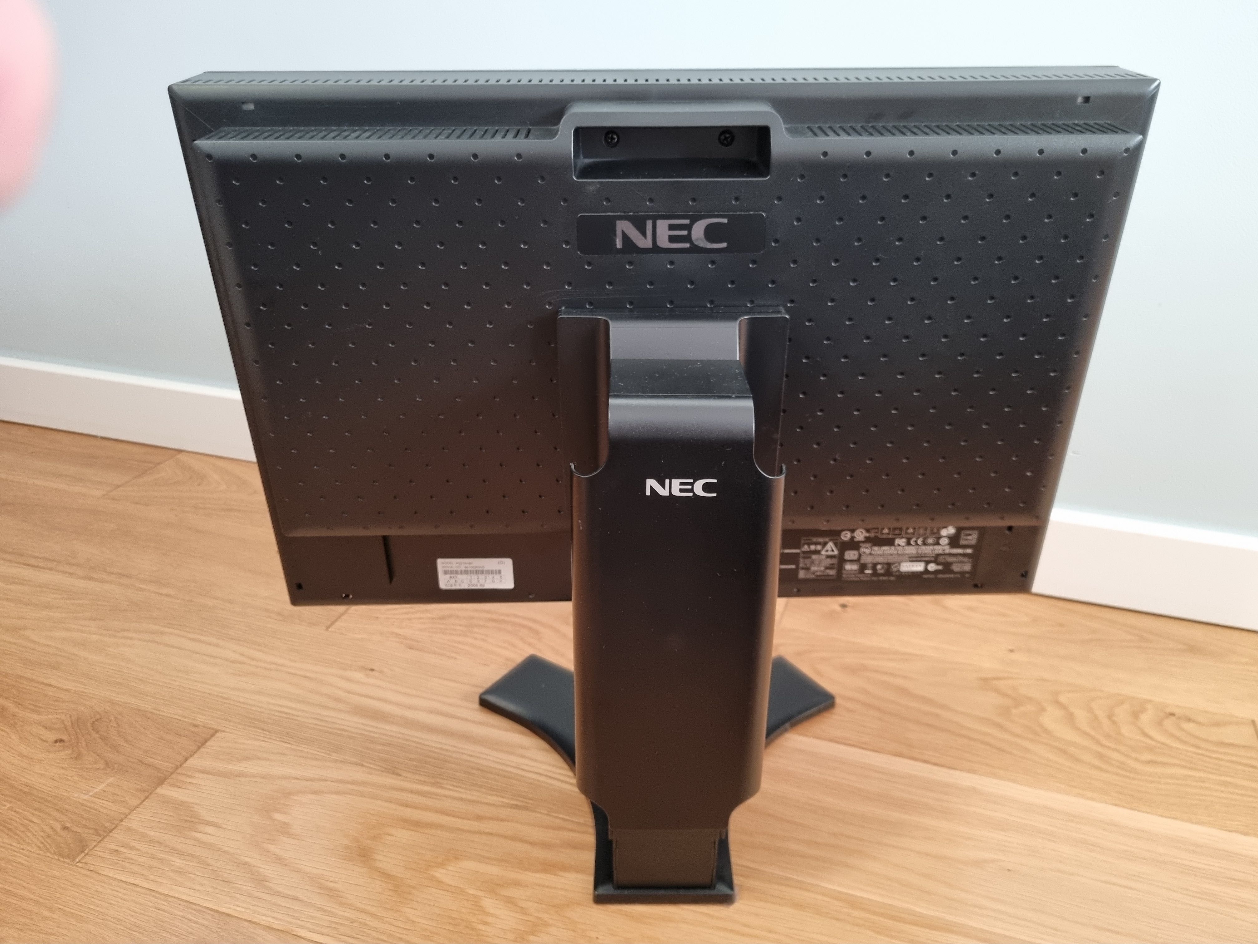 Monitor NEC MultiSync P221W 22"