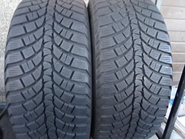 245/45/R19 102V Kumho Winter Craft WP71