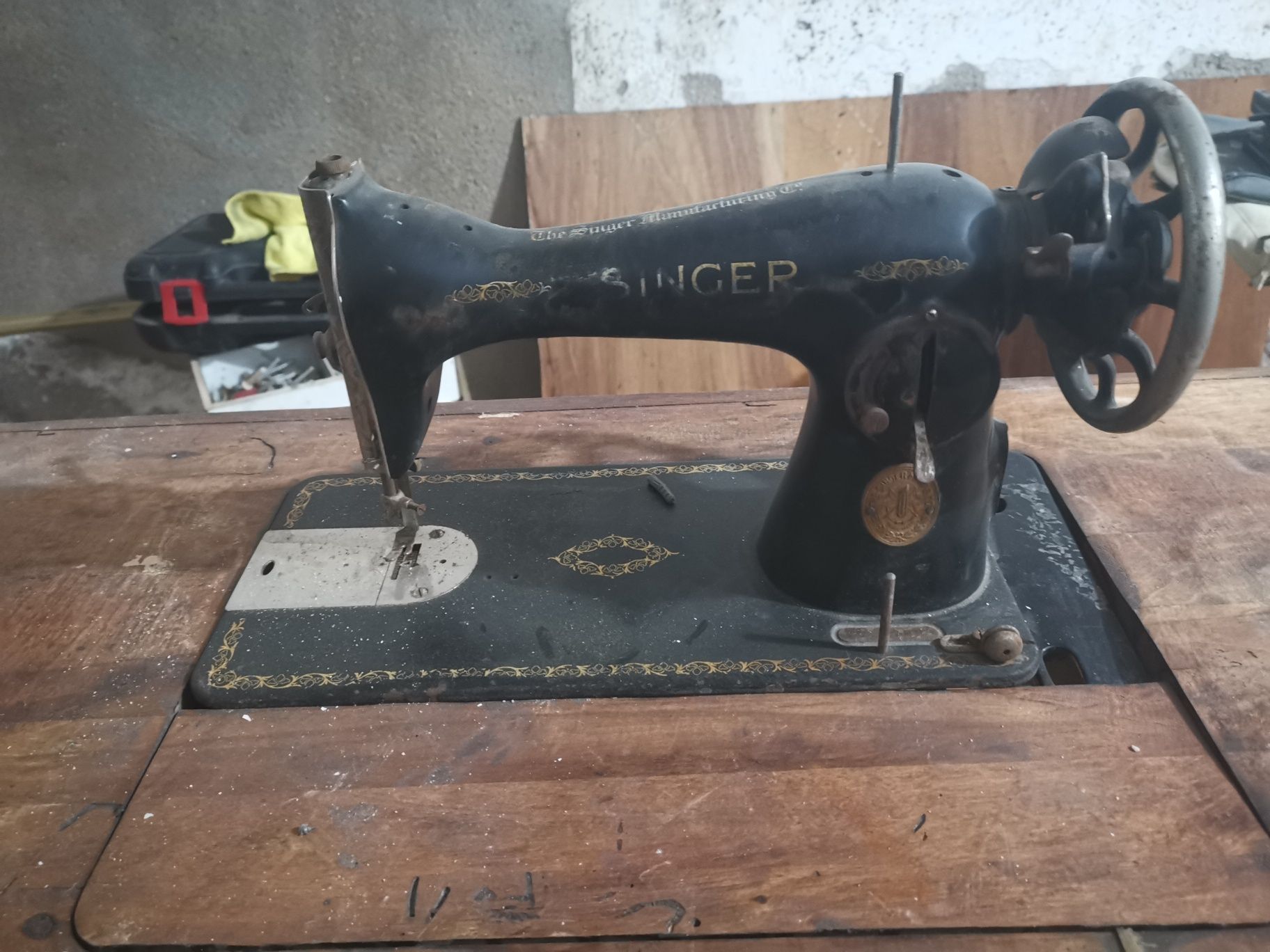 Mesa de costura antiga