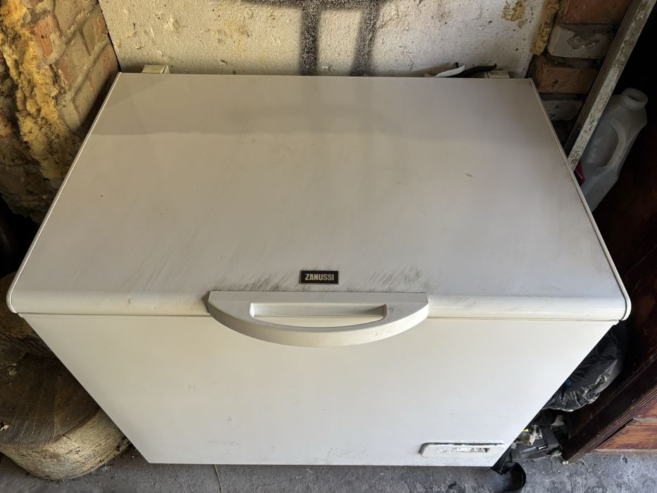 Продам морозильную камеру