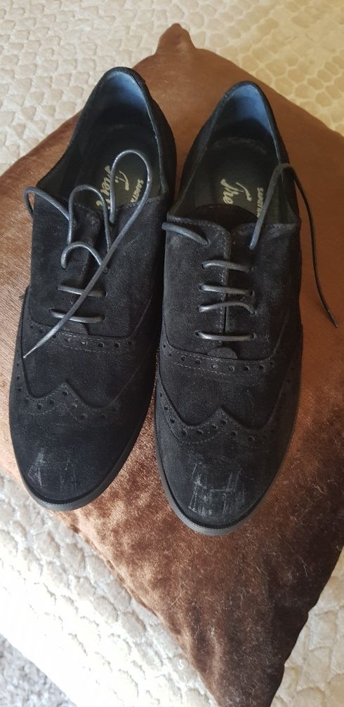 Sapatos de senhora novos