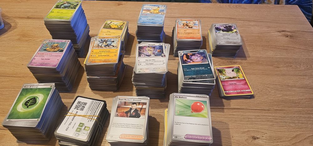 Ponad 3500 kart Pokemon 600 Holo/Reverse plus gratisy