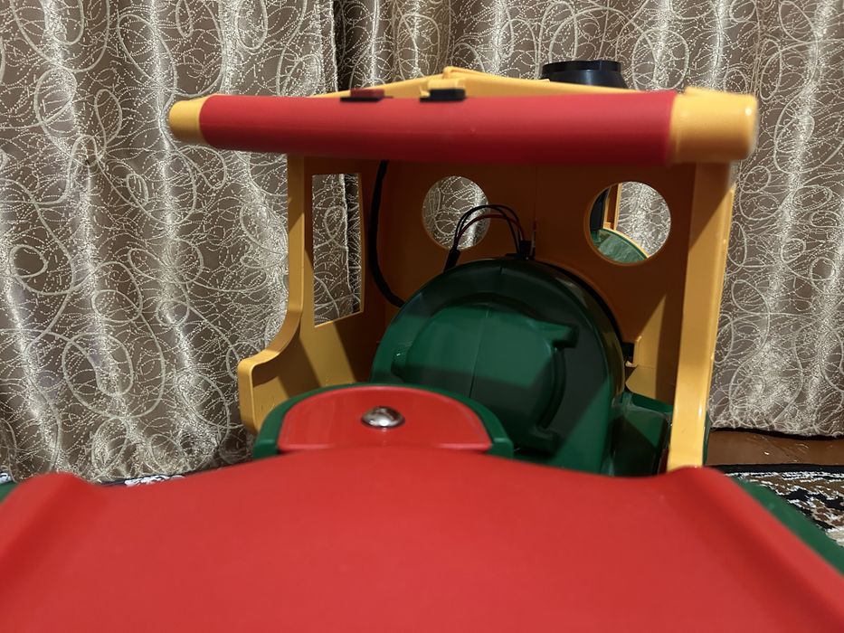 Peg-perego Потяг з колією SANTA FE TRAIN,