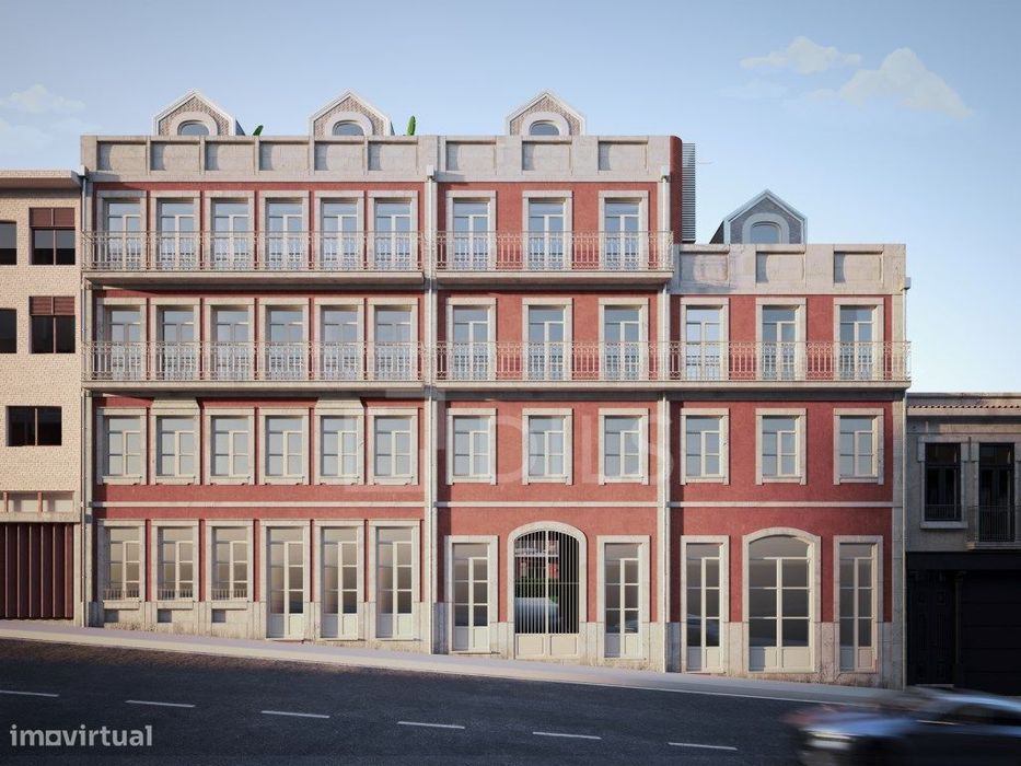 Loja duplex em novo empreendimento, no Porto