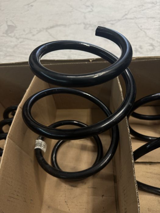 Пружини BMW F30/32/33/36 OEM (EDC)