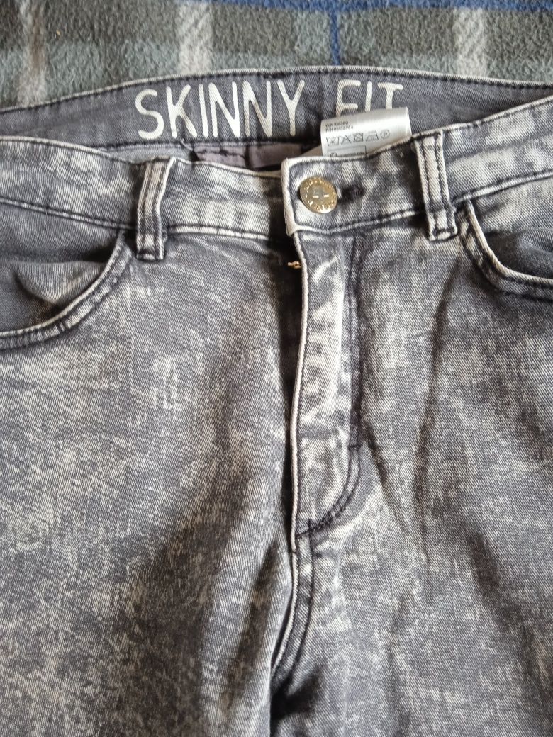 Джинси сірі Skinny Fit Фірми H&M S