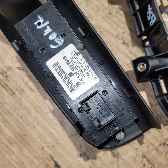 Panel przełączniki elektrycznych szyb stelaż vw passat b5 2000r