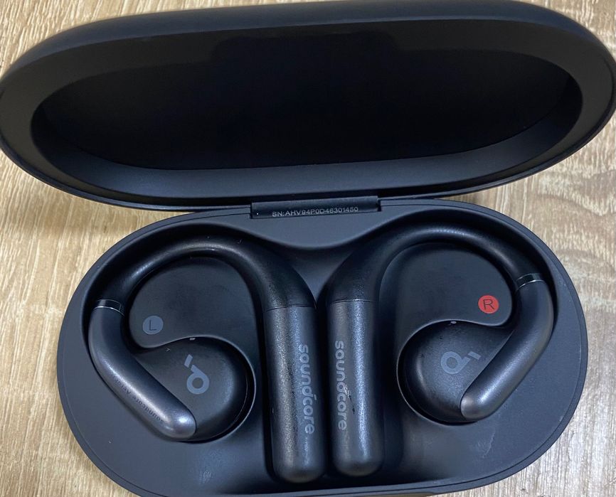 Anker SoundCore AeroFit. Для спорту. Або студійне обладнання.