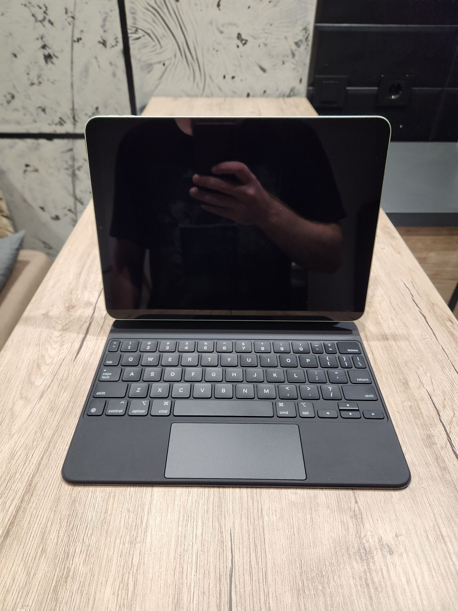 Magic Keyboard iPad Pro 11, Air 4, 5 gen. (MXQT2) чохол-клавіатура