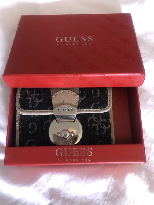 Porta moedas Guess