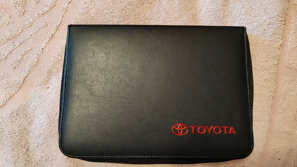 Папка для документов, органайзер в машину "Toyota"