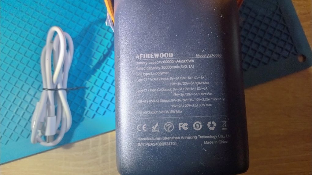 Продам powebank 100wt 60000 міліампер дивіться опис