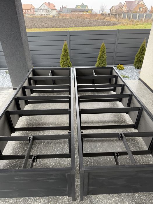 Висока грядка з ДПК, декоративний город