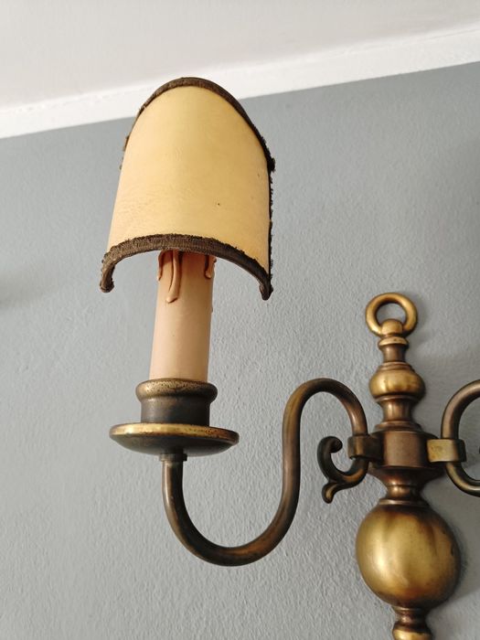 Kinkiet mosiężny świecznik z kloszami