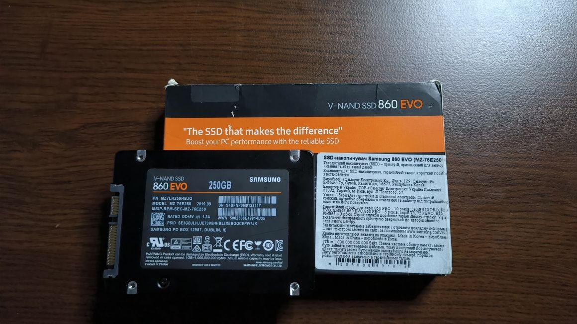 Продам SSD накопитель Samsung 860 EVO 250GB