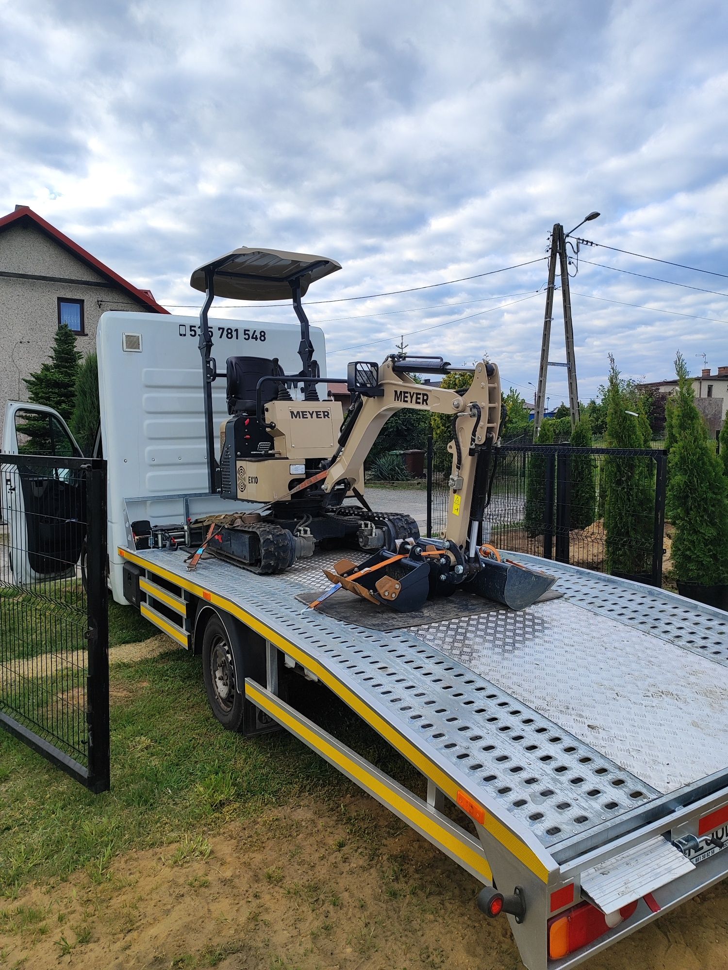 Minikoparka wynajem minikoparki transport do klienta