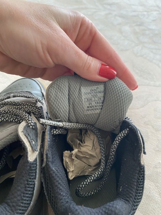 Кросівки Zara