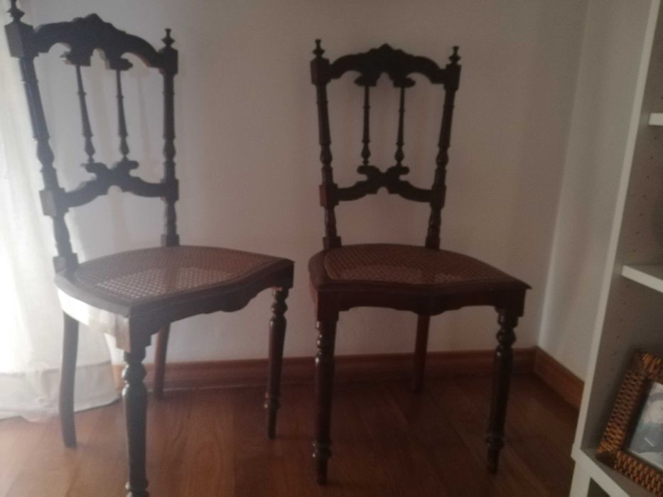 Cadeiras românticas dos inícios do sec. XX, restauradas