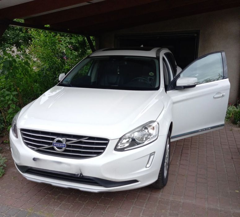 Volvo XC 60 T5 2015r biały wariant Premier