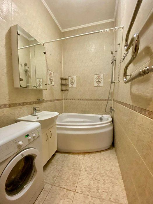 Лаврухіна 12, оренда 2-к квартири, Троєщина, ТРЦ Район!