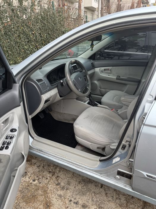 Кia cerato на повному ходу