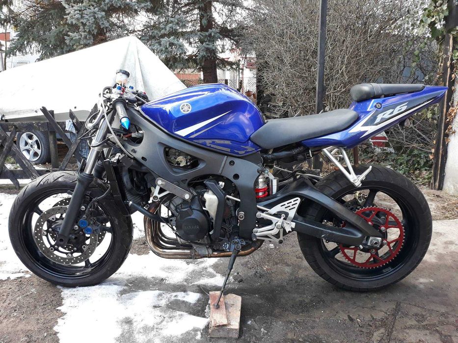 Yamaha YZF-R6 R6 stunt street uszkodzona