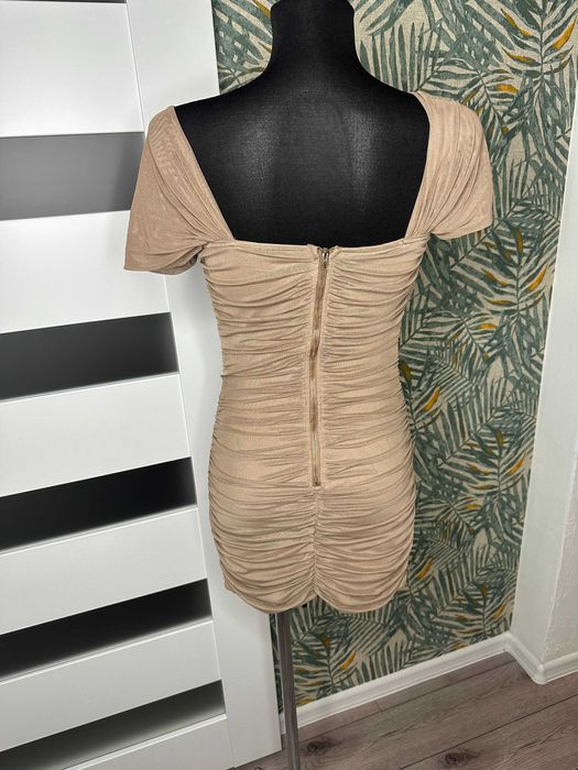 Nowa beżowa sukienka S