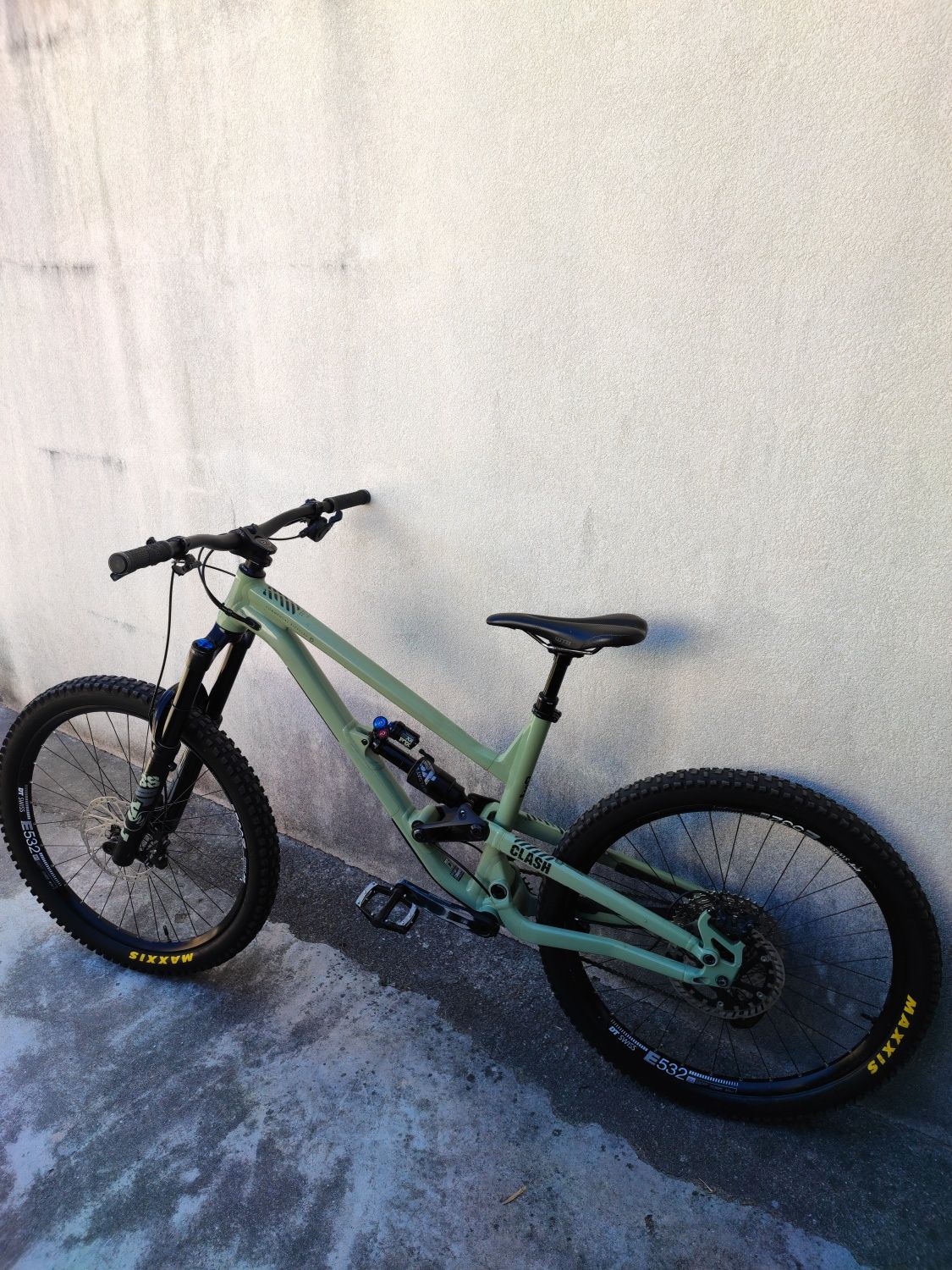 Commencal Clash Essential 2021