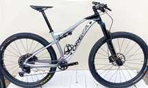 JF-Bikes Duas  Orbea oiz M e L suspensão total XT