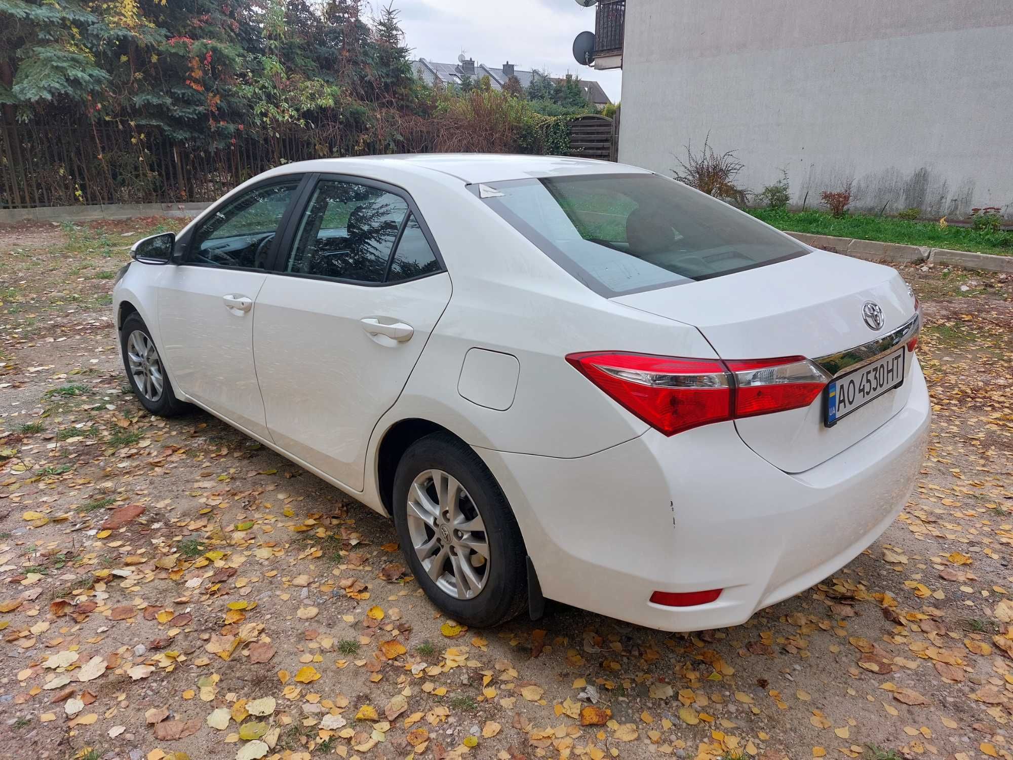 TOYOTA COROLA 2018г - 12500$