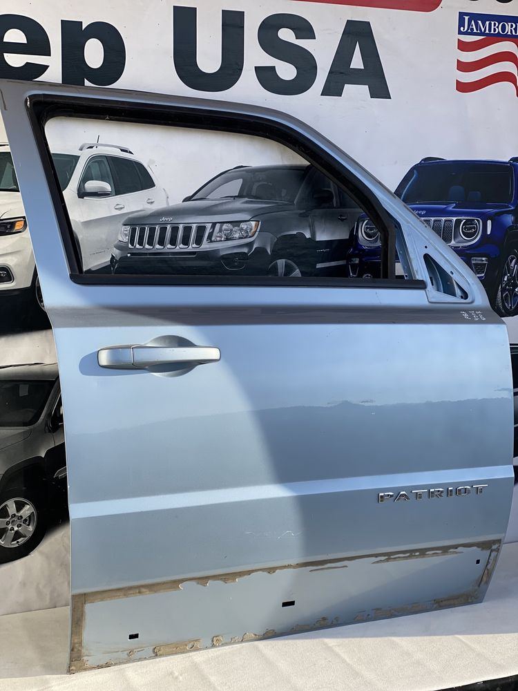 Двері передні задні Jeep Patriot 2011-2017р USA оригінал