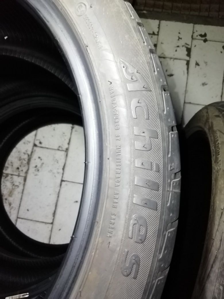 Vendo 4 Pneus 245/40/19