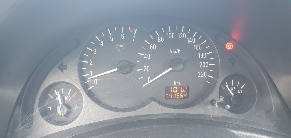 Opel corsa c 1.2  benzyna 2002