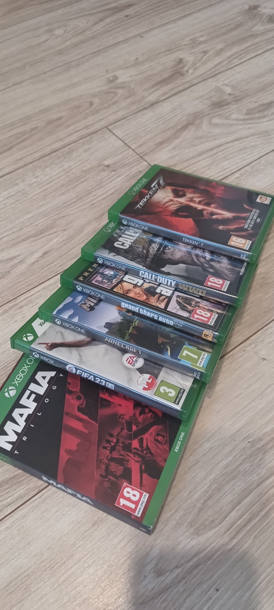 Xbox one 1TB +2 pady